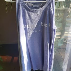 Long-sleeved t-shirt